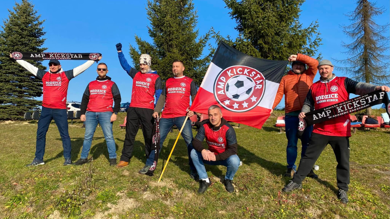 Jak mądrze kibicować dziecku podczas meczów i treningów?