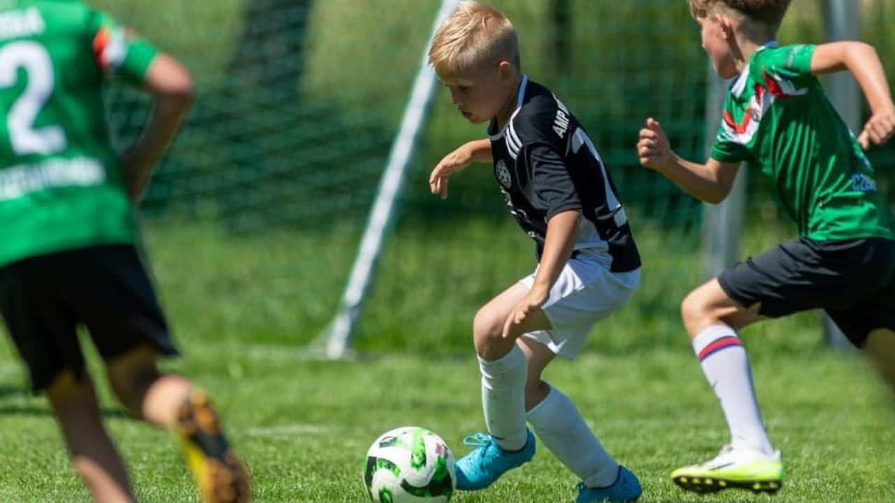 W jakim wieku zacząć trenować piłkę nożną