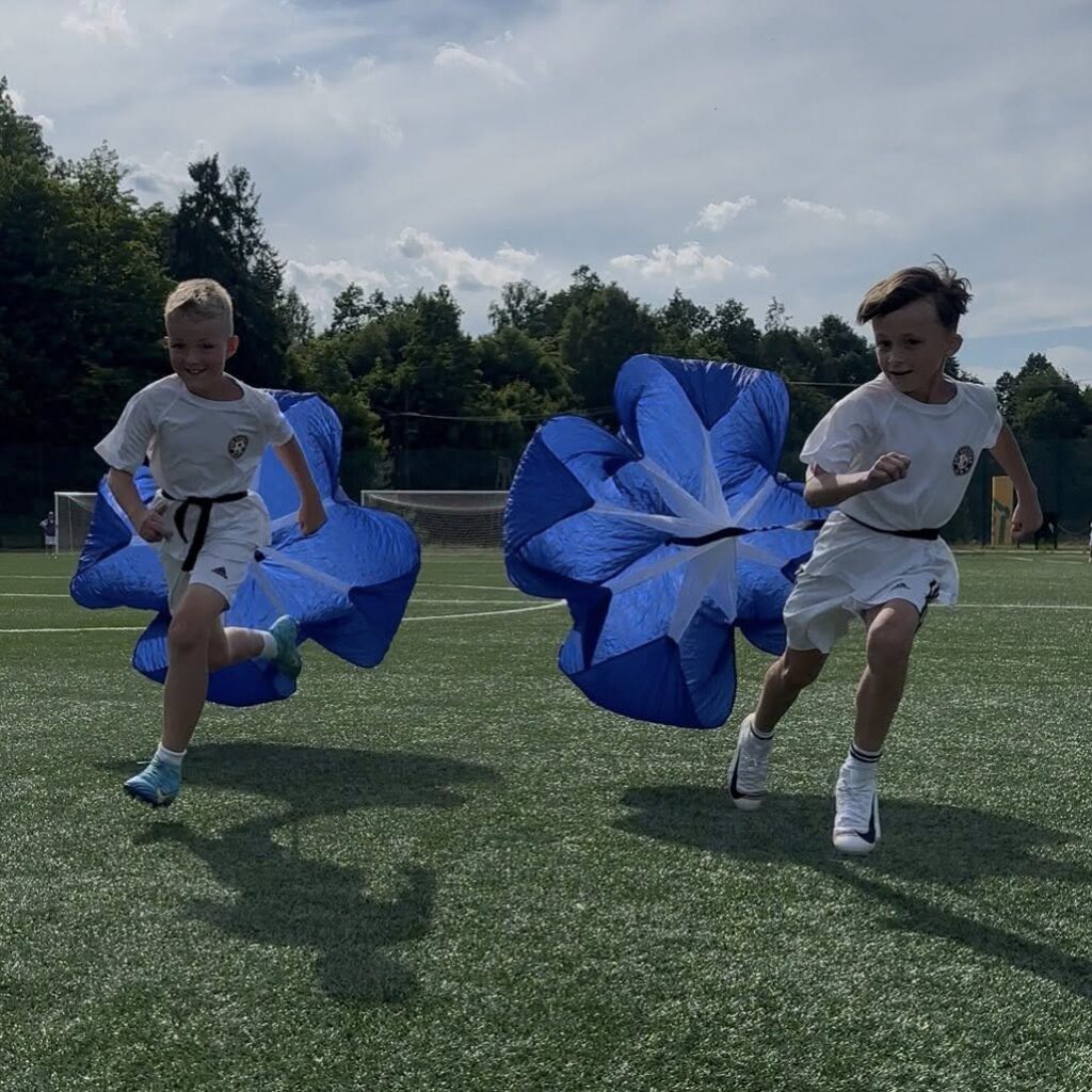 współpraca AMP Kickstar